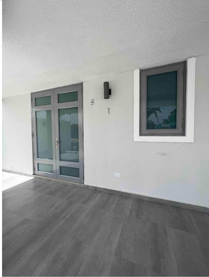 לויטאון North Breeze Guest House 1 מראה חיצוני תמונה