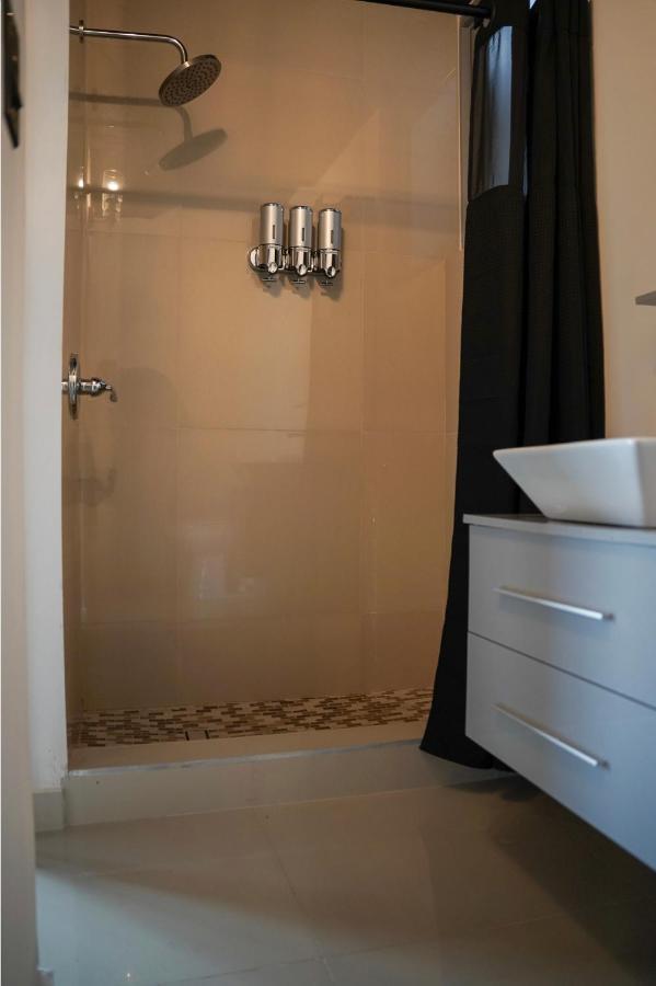 לויטאון North Breeze Guest House 1 מראה חיצוני תמונה
