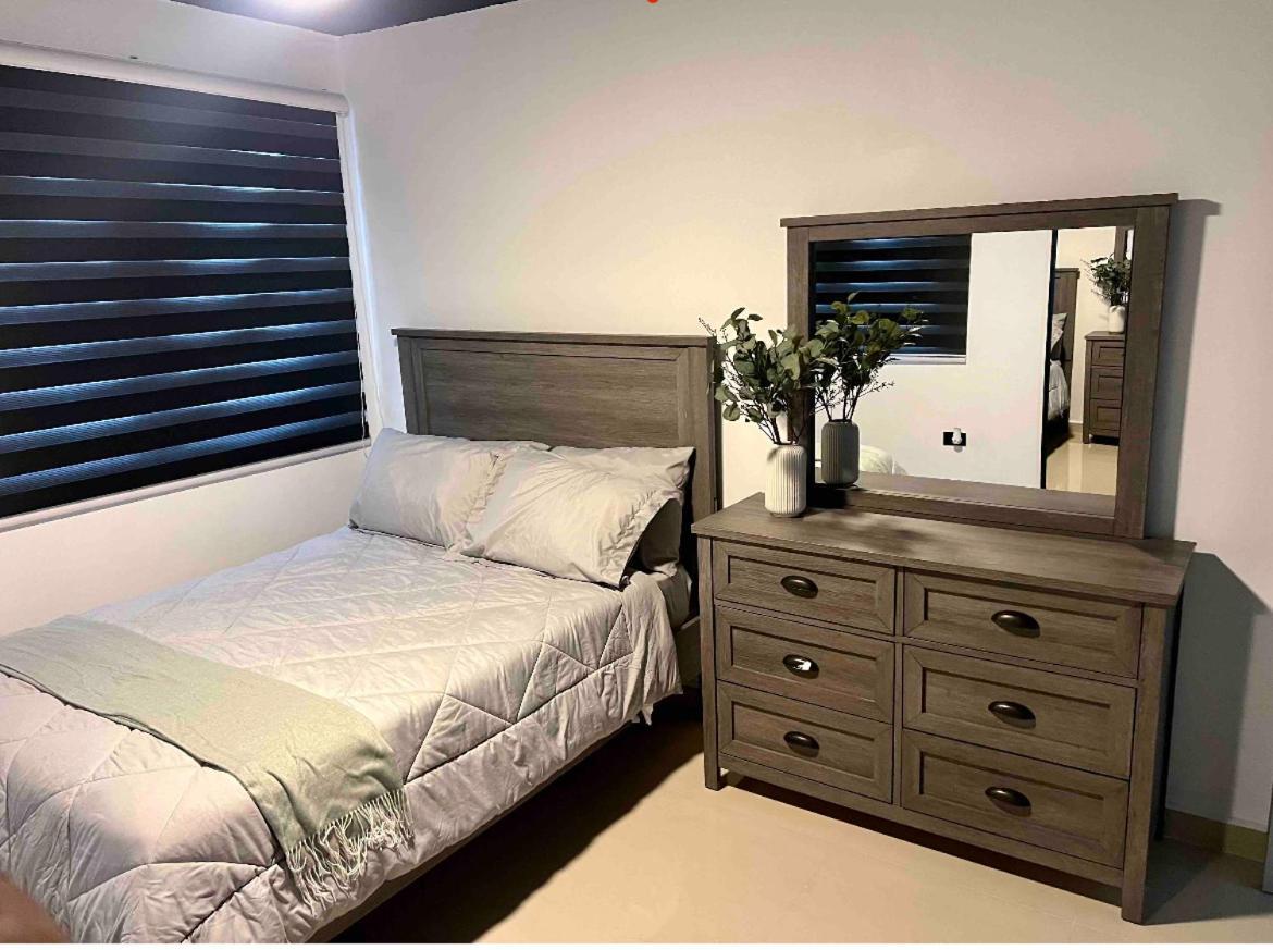 לויטאון North Breeze Guest House 1 מראה חיצוני תמונה